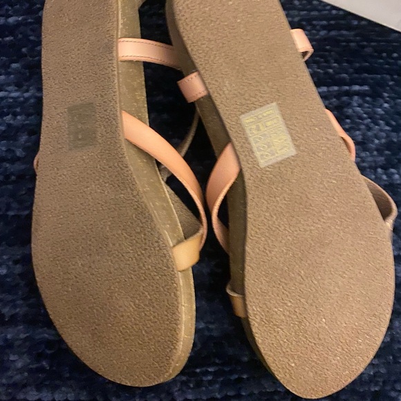 Girl's Sandals - Picture 4 of 4